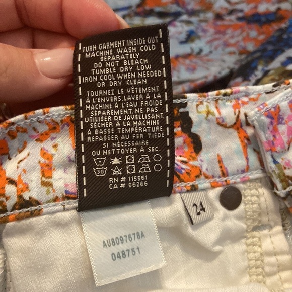 Women’s 7 For All Mankind jeans. Blue with design. Size 24 - Picture 9 of 9